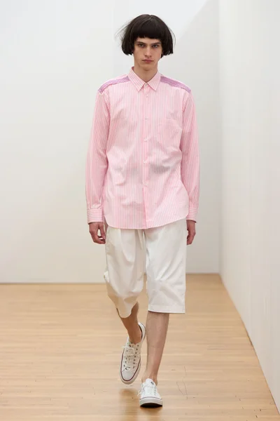 Look 32